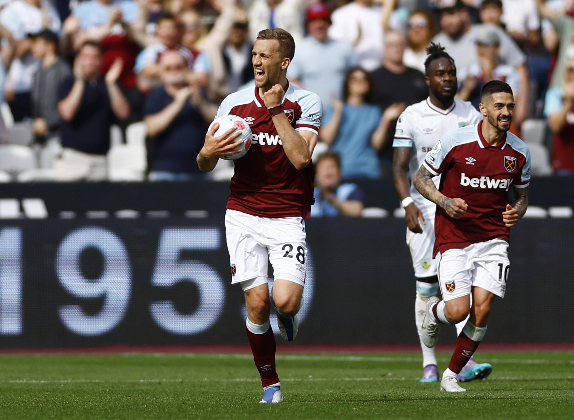 West Ham's Tomas Soucek celebrates scoring v. Burnley